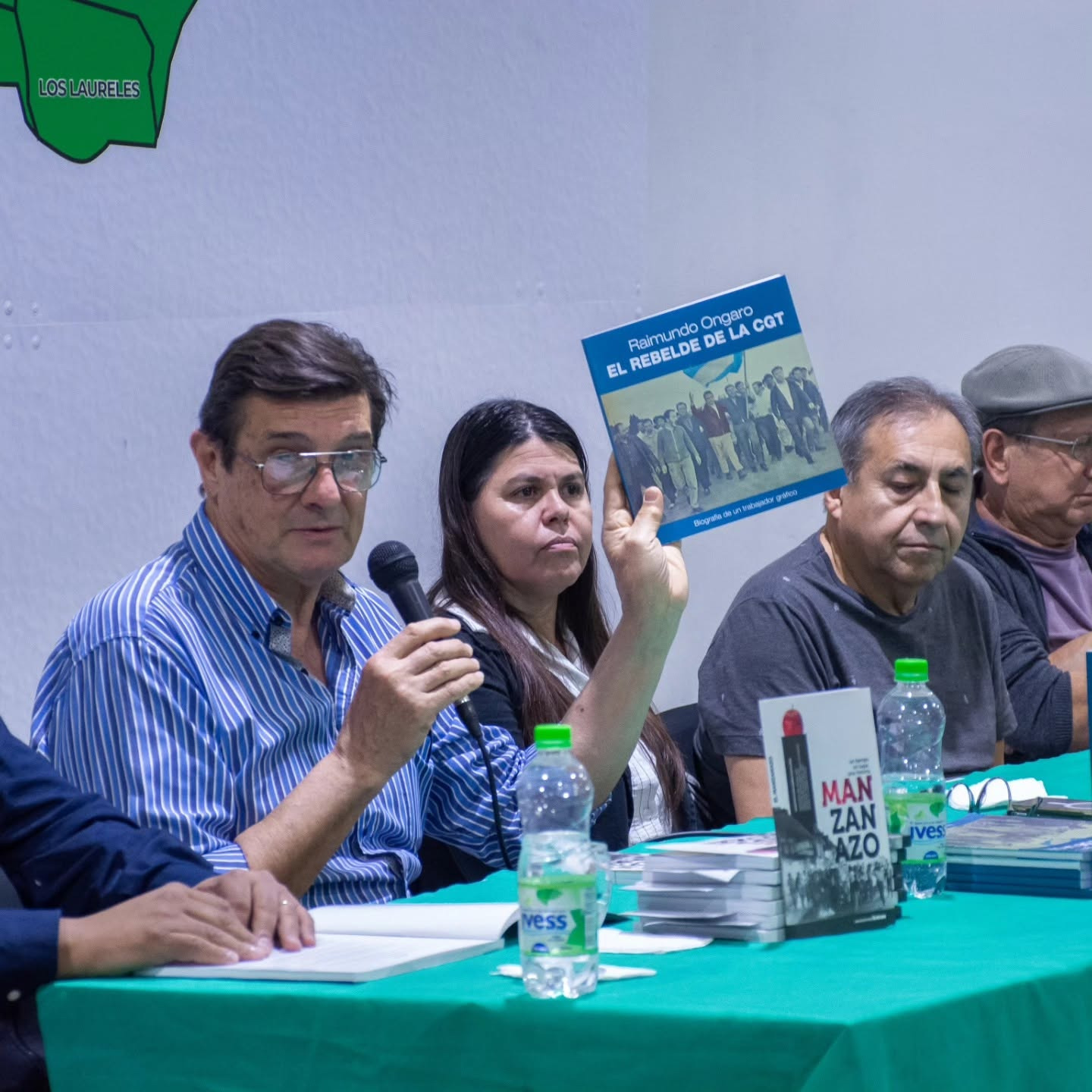 Presentación del libro Raimundo Ongaro el Rebelde de la CGT con la tapa visible